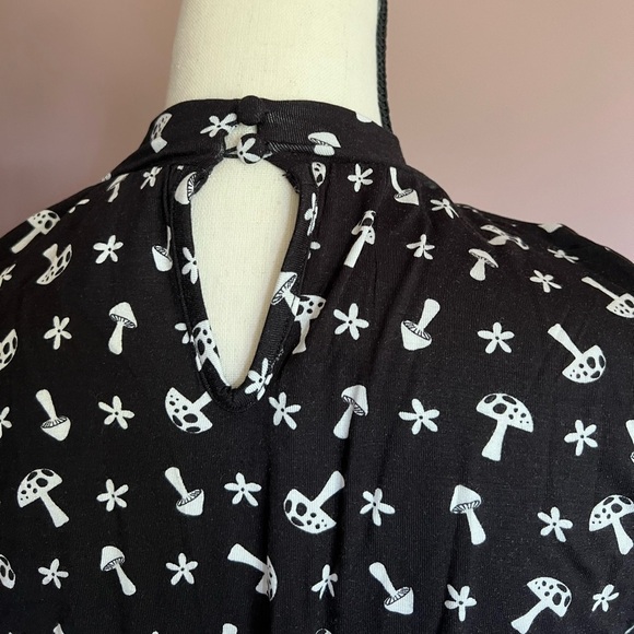 NWT ModCloth Mushroom Print Stretchy Peplum Top - Picture 4 of 7
